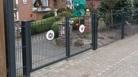 Ammerländer Zaunbau Gitterzäune Drehflügeltore