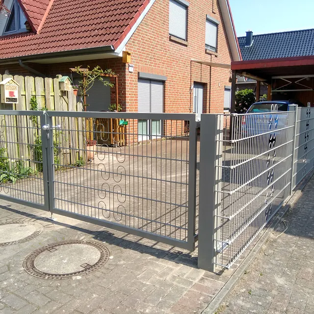 Ammerländer Zaunbau Gitterzäune Drehflügeltore