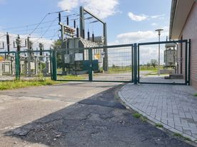 Ammerländer Zaunbau Gitterzäune Geschwungene Toranlage