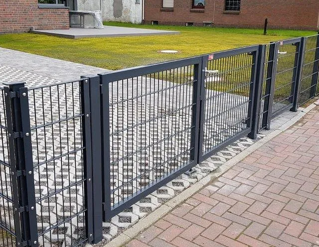 Ammerländer Zaunbau Gitterzäune Drehflügeltore