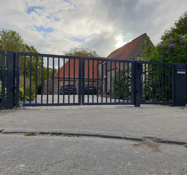 Ammerländer Zaunbau Gitterzäune Drehflügeltore