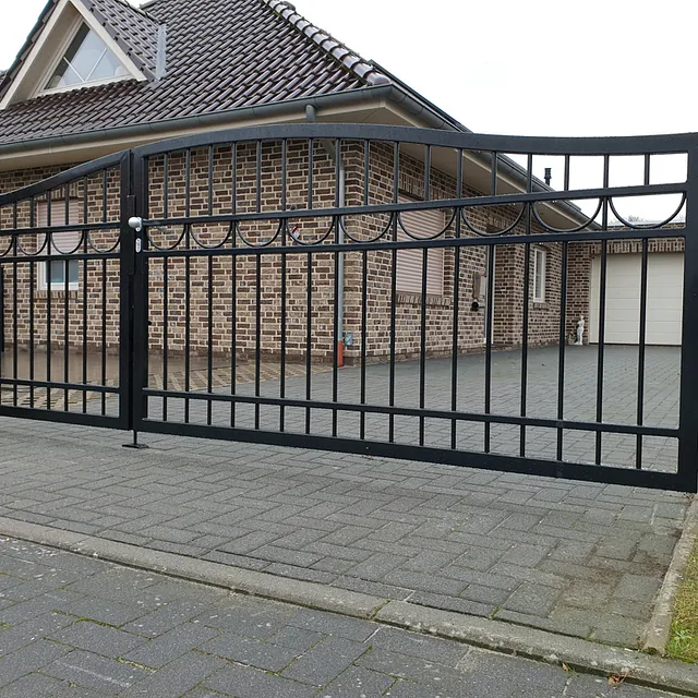 Ammerländer Zaunbau Gitterzäune Drehflügeltore