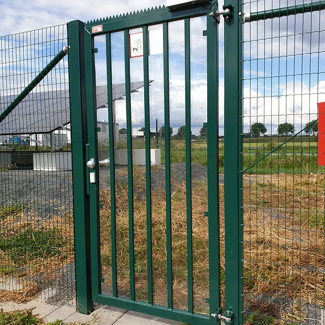 Ammerländer Zaunbau Gitterzäune Geschwungene Toranlage