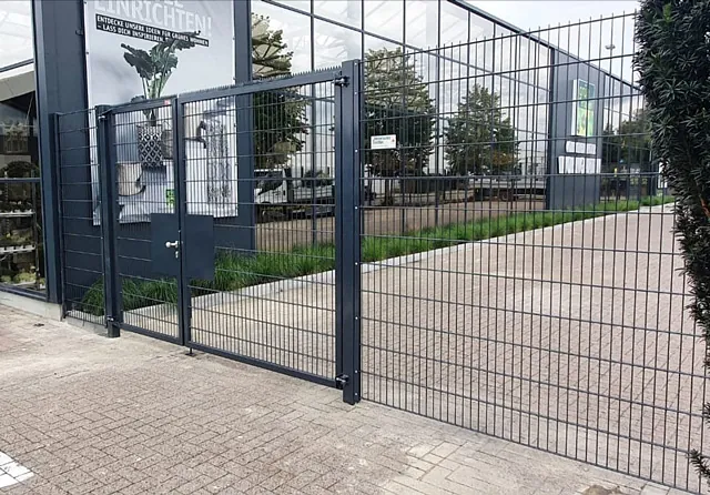 Ammerländer Zaunbau Gitterzäune Drehflügeltore