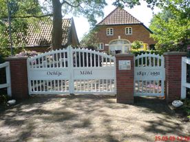 Ammerländer Zaunbau Gitterzäune Drehflügeltore