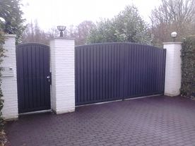 Ammerländer Zaunbau Gitterzäune Drehflügeltore